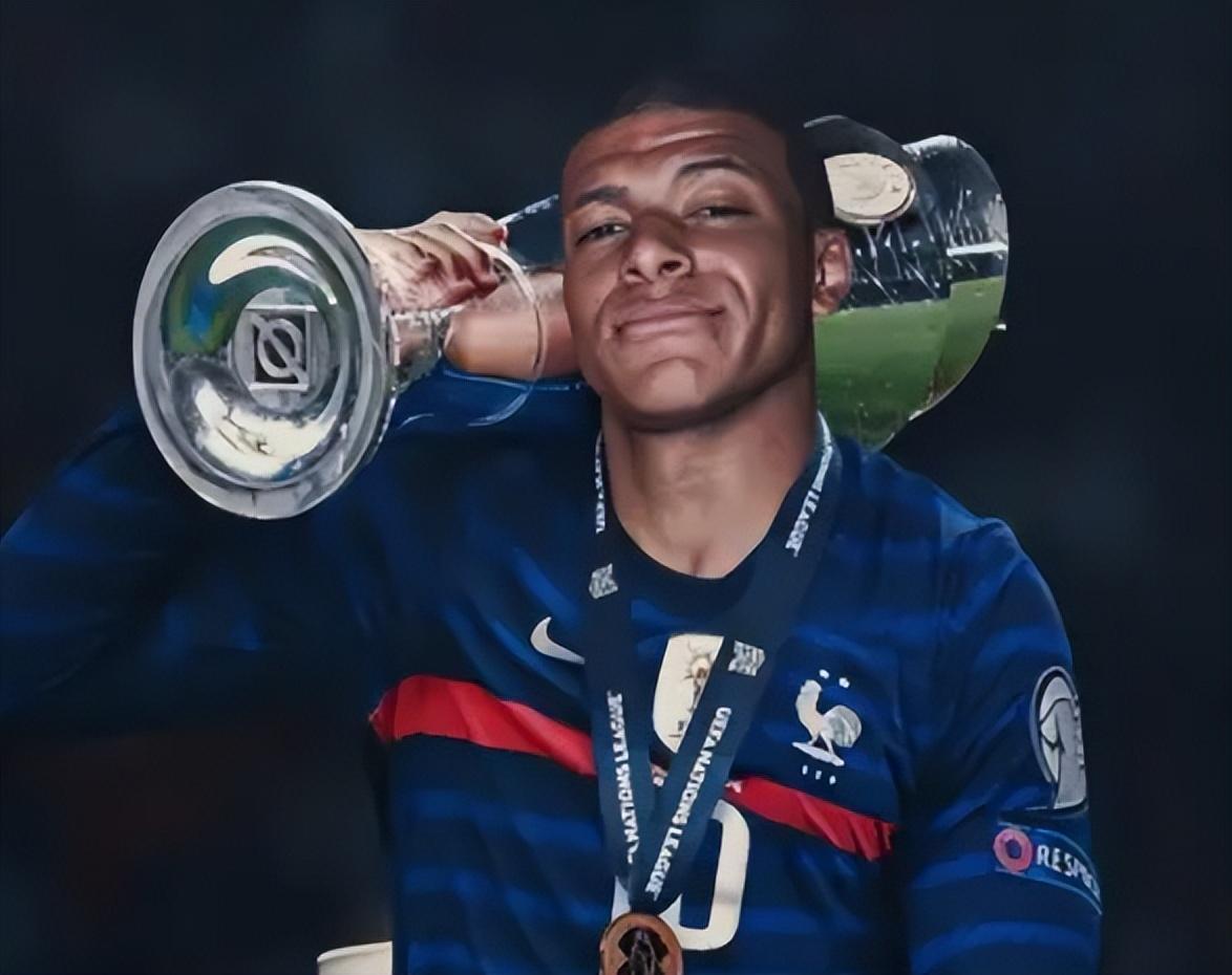 意媒：国米想让后防线年轻化，有意引入格伊、阿克或于帕