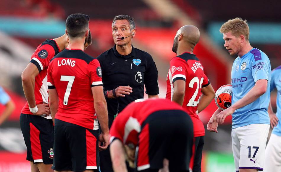 国乒8-2法国！混双+女单+男双全压制，梁靖崑领先被逆转该反思！