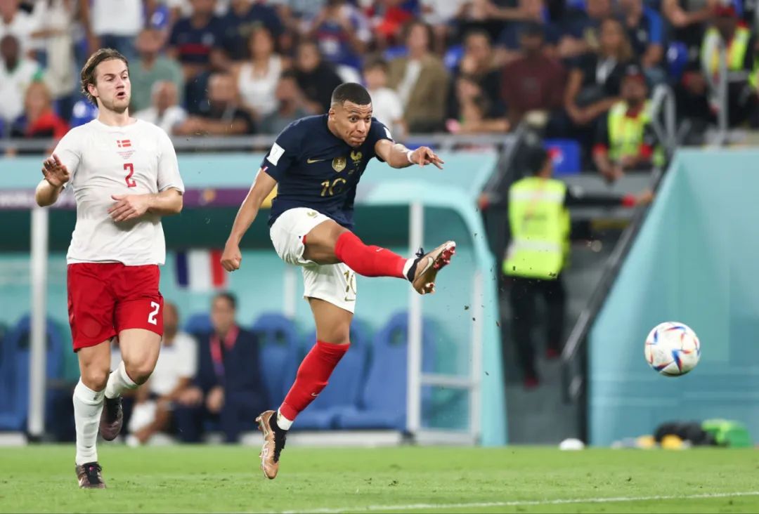 上海狂轰69分，怀特塞德8分半送4次封盖，上海大比分领先